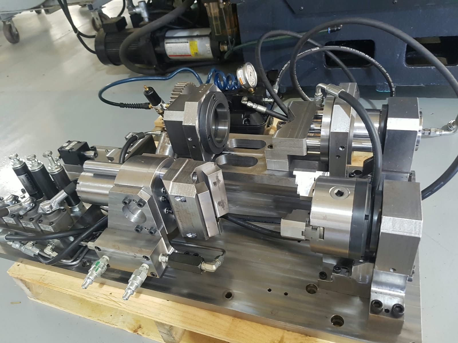 Fixture Machinig For Hydraulic Links OP10